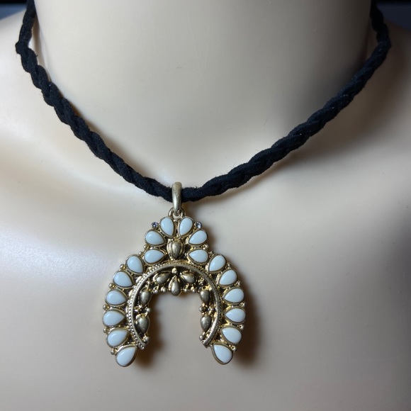 Cute Blue Gold Pendant Choker Necklace - Picture 1 of 1